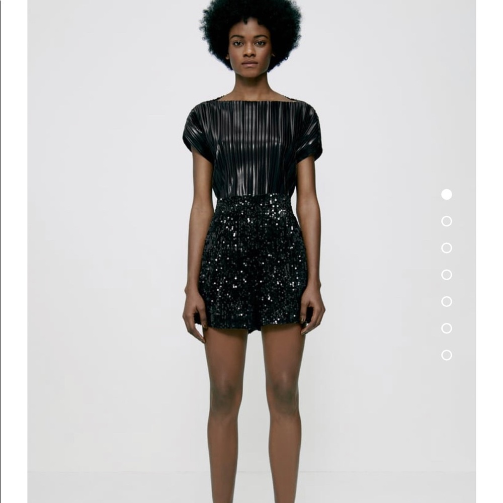 Sequin short